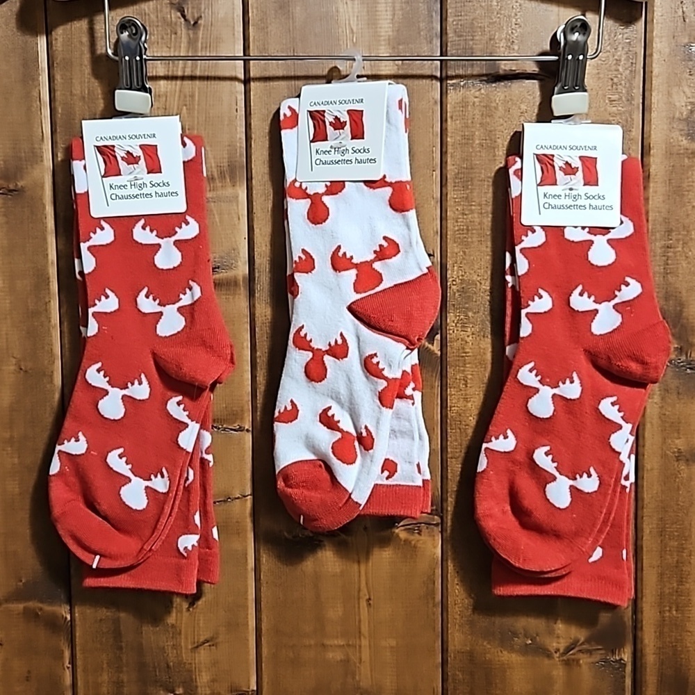 Red White Moose Knee High Socks Canada M/L